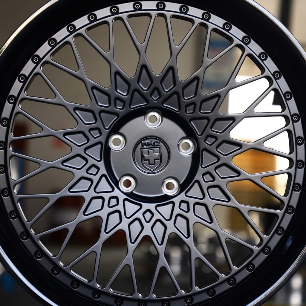 Lamborghini Huracan wheels – Matte Silver Faux 2-Piece Deep Lip (HRE Performance 501-Style), lip and barrel detail