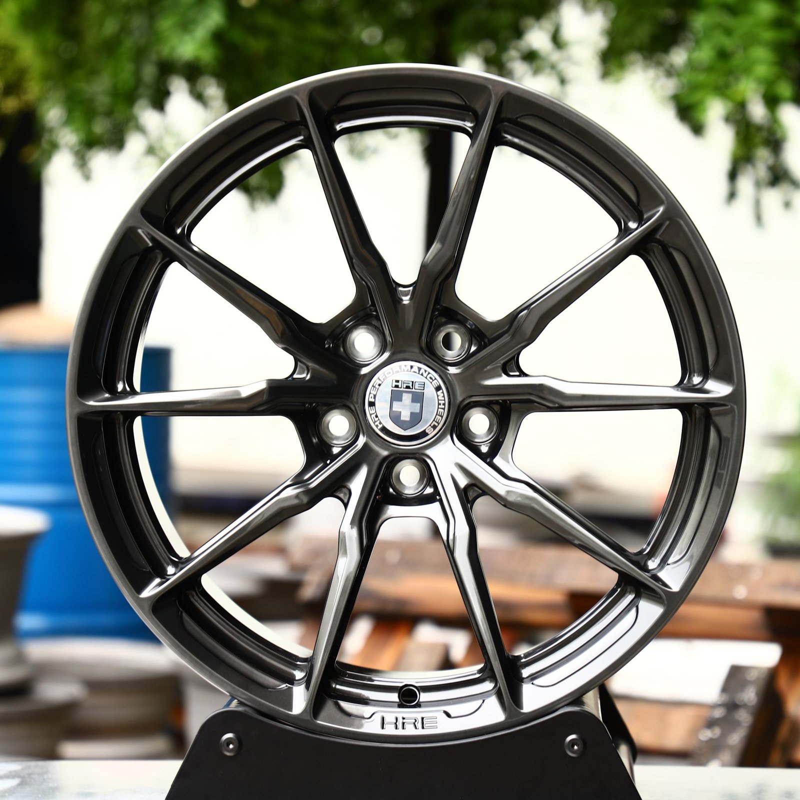 Porsche 911 wheels – HRE Performance Metallic Gray 10-Spoke, front view