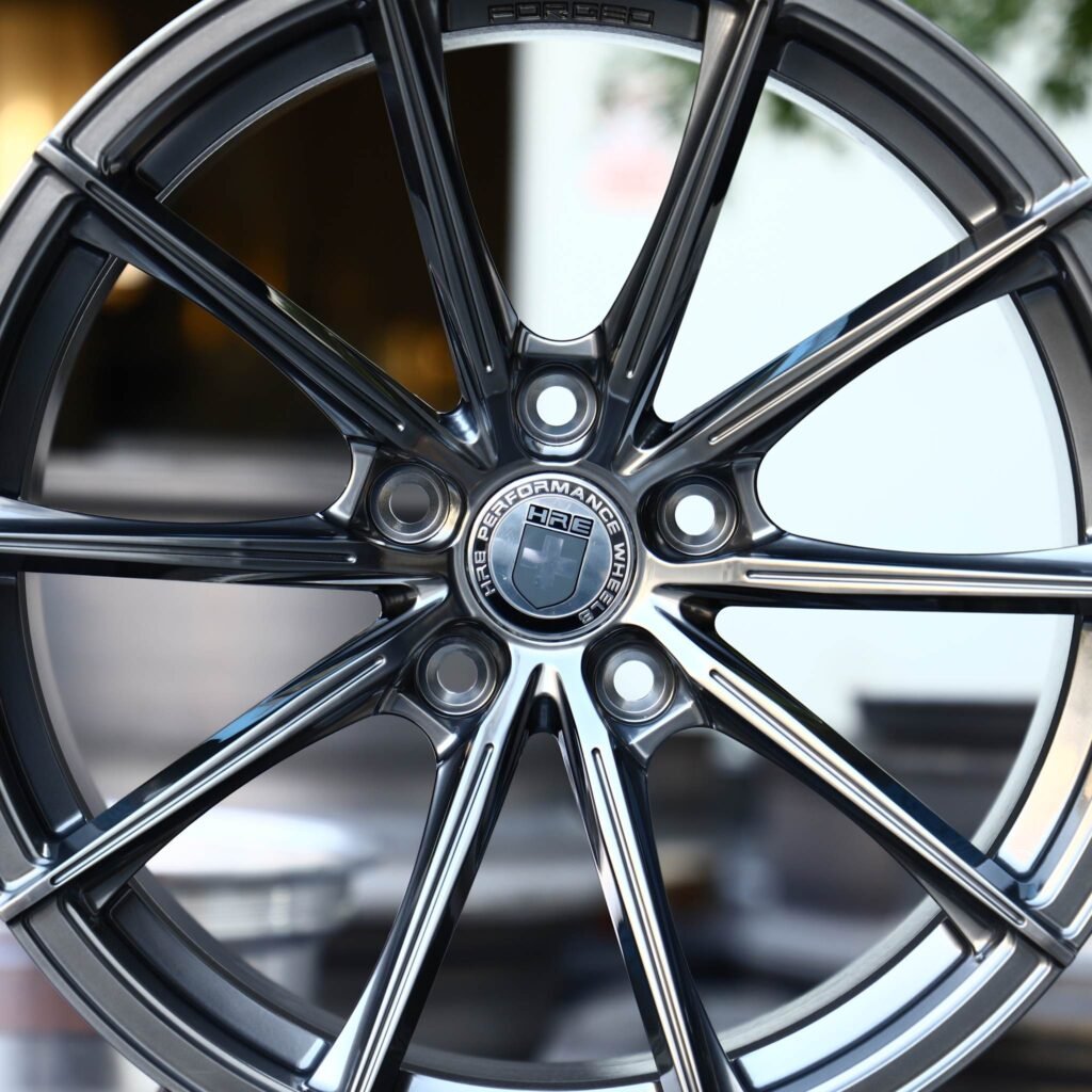Lamborghini Urus wheels – Metallic Gray 10-Spoke (HRE Performance P104SC-Style), lip and barrel detail