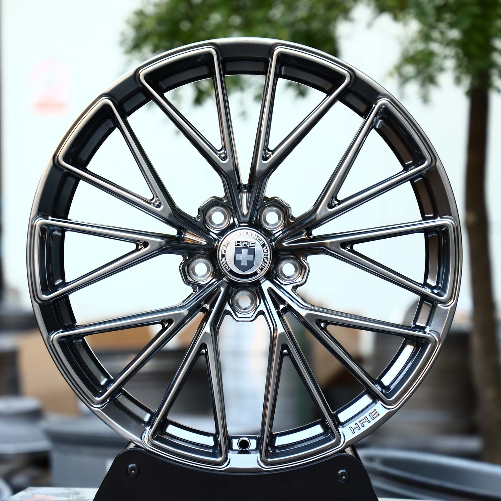 Ferrari 488 wheels – Metallic Gray 10 Y-Spoke Parallel Spoke Cut (HRE Performance P200-Style), front view