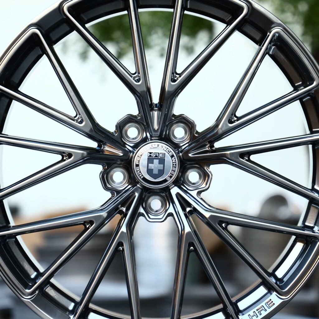 Lamborghini Huracan wheels – Metallic Gray 10 Y-Spoke Parallel Spoke Cut (HRE Performance P200-Style), lip and barrel detail