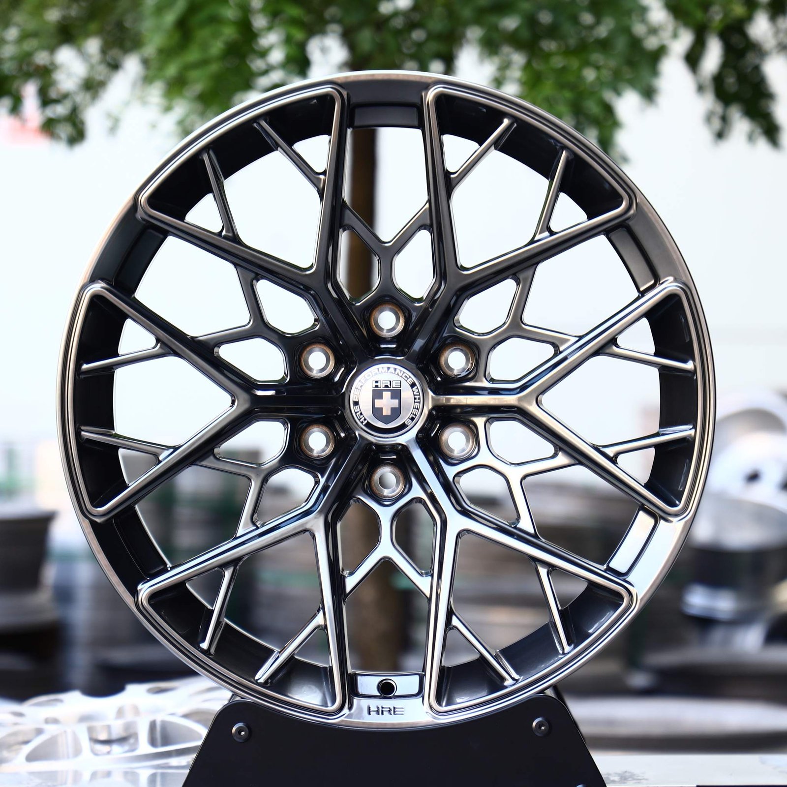 Toyota Tacoma wheels – Metallic Gray Cross-Spoke (HRE Performance P200-Style), front view