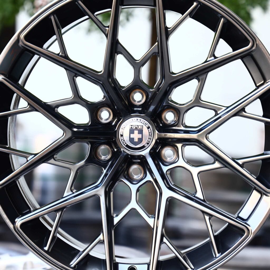 Chevrolet Silverado 1500 wheels – Metallic Gray Cross-Spoke (HRE Performance P200-Style), lip and barrel detail