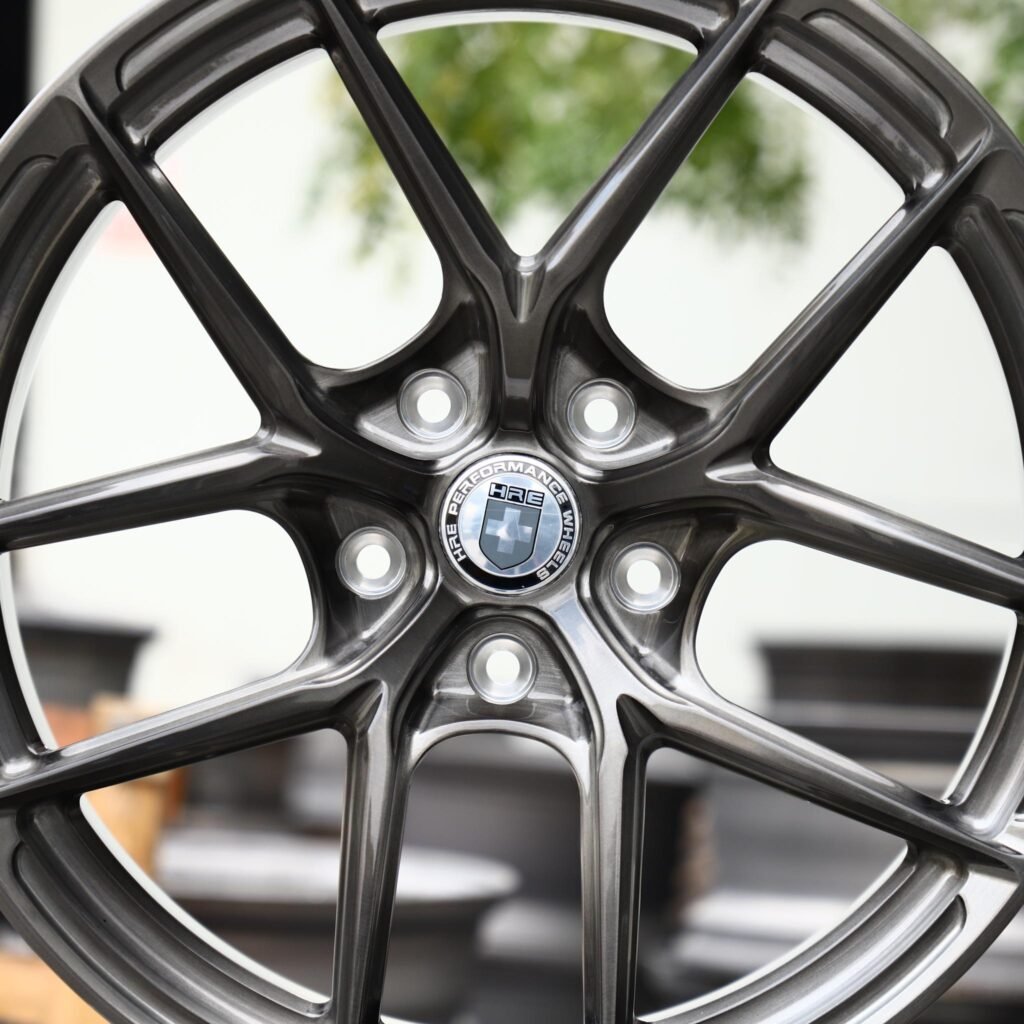 Lamborghini Huracan wheels – Transparent Gray 5 Y-Spoke (HRE Performance P101-Style), lip and barrel detail