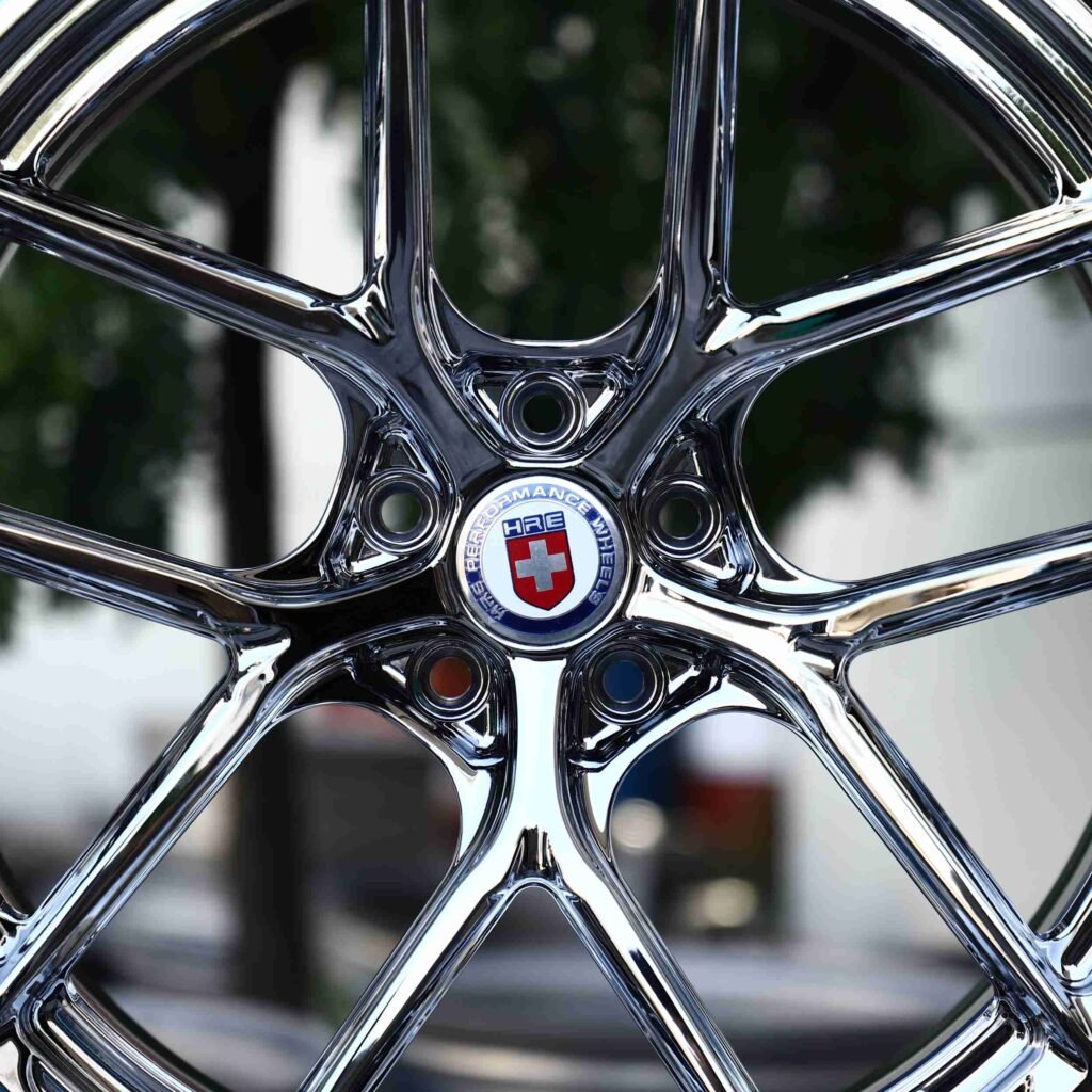 Lamborghini Huracan wheels – Chrome (HRE R101-Style), lip and barrel detail