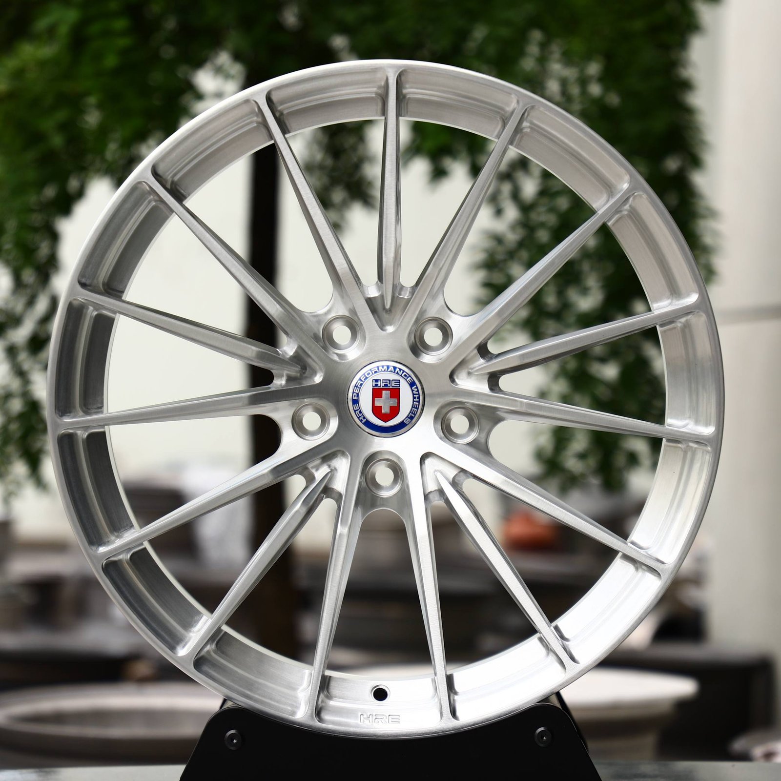 Porsche 911 wheels – Silver 5 W-Spoke (HRE P101-Style), front view