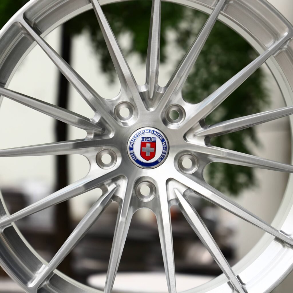 Lamborghini Huracan wheels – Silver 5 W-Spoke (HRE P101-Style), lip and barrel detail