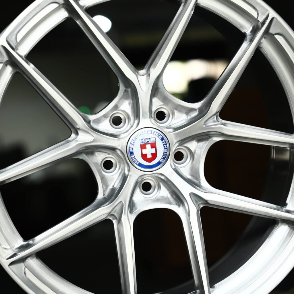 Lamborghini Huracan wheels – Silver / Brushed Silver 5 Y-Spoke (HRE P101-Style), lip and barrel detail