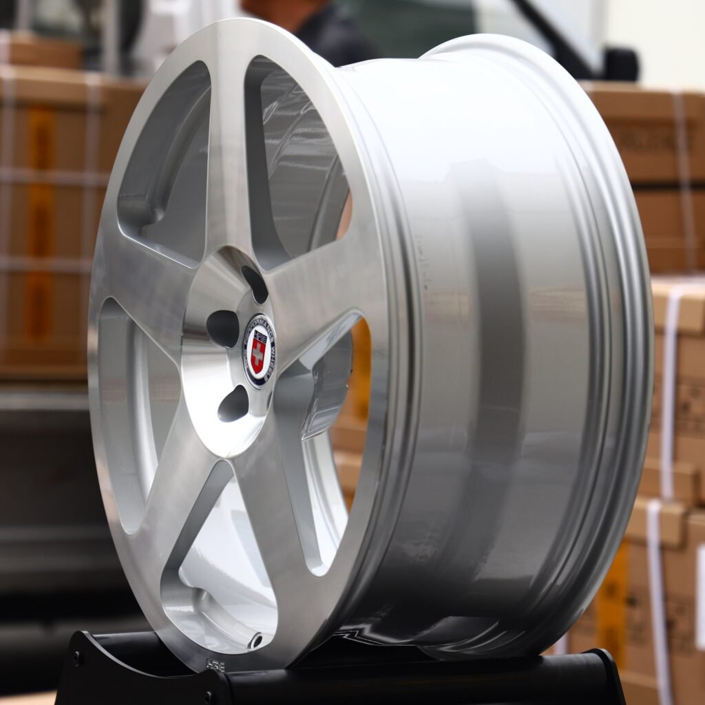 5x130 wheels – Brushed Silver 5-Spoke (HRE-Style), side view