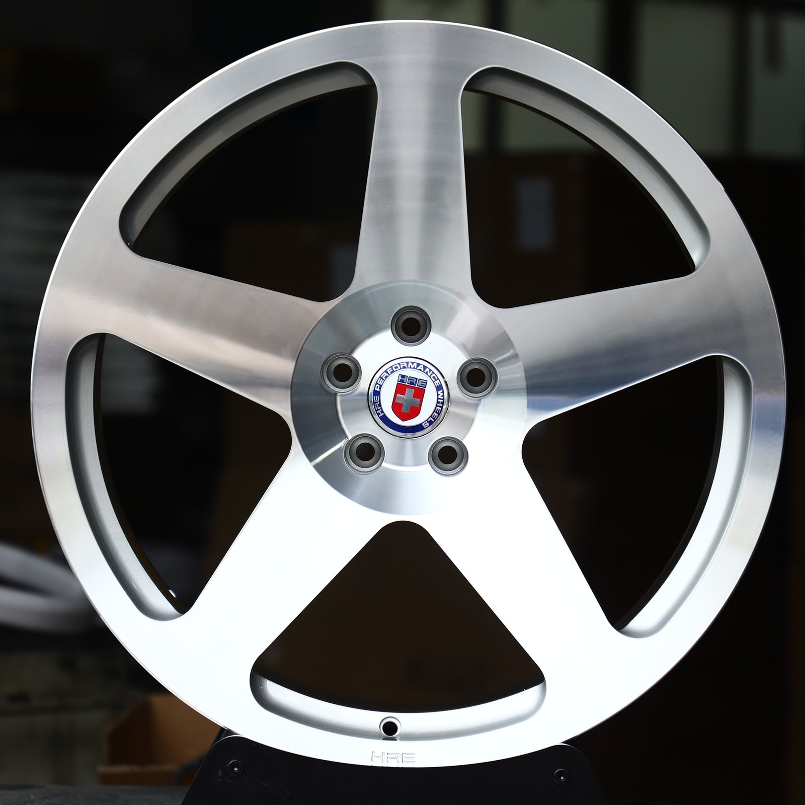 Porsche 911 wheels – Brushed Silver 5-Spoke (HRE-Style), front view