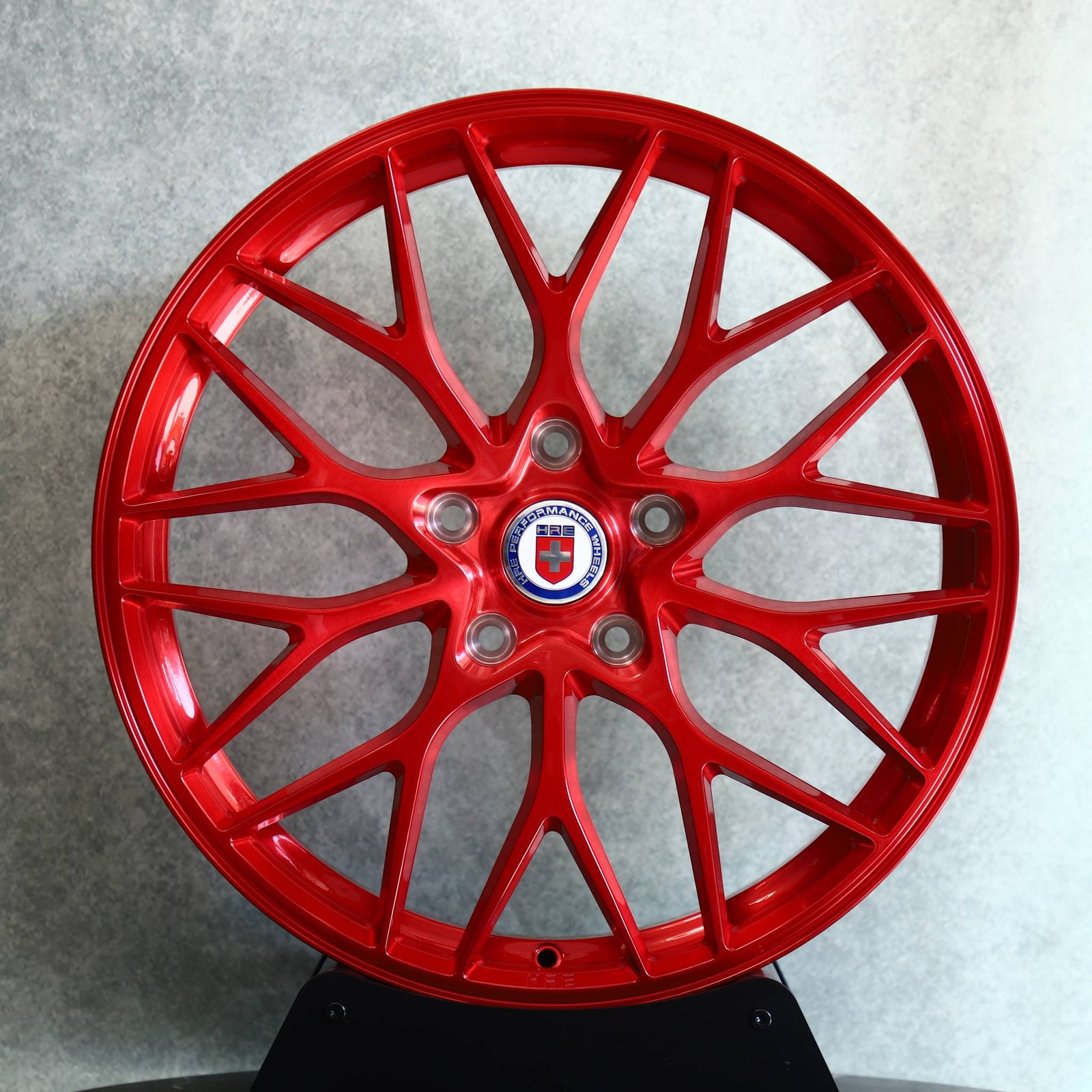 Porsche 911 wheels – Candy Red Mesh Multi-Spoke (HRE-Style), front view