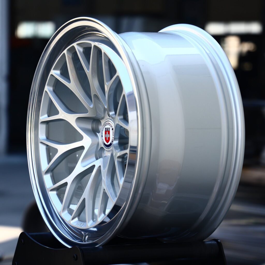 BMW M4 F82 wheels – Hyper Silver 10 Y-Spoke Mesh Polished Lip (HRE-Style), lip and barrel detail