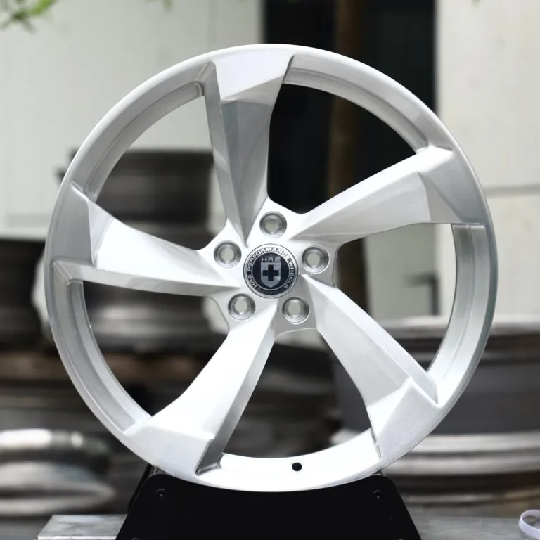 HRE-Style Hyper Silver 5-Spoke Rotor Forged Wheels – Porsche 911 / M3, front view
