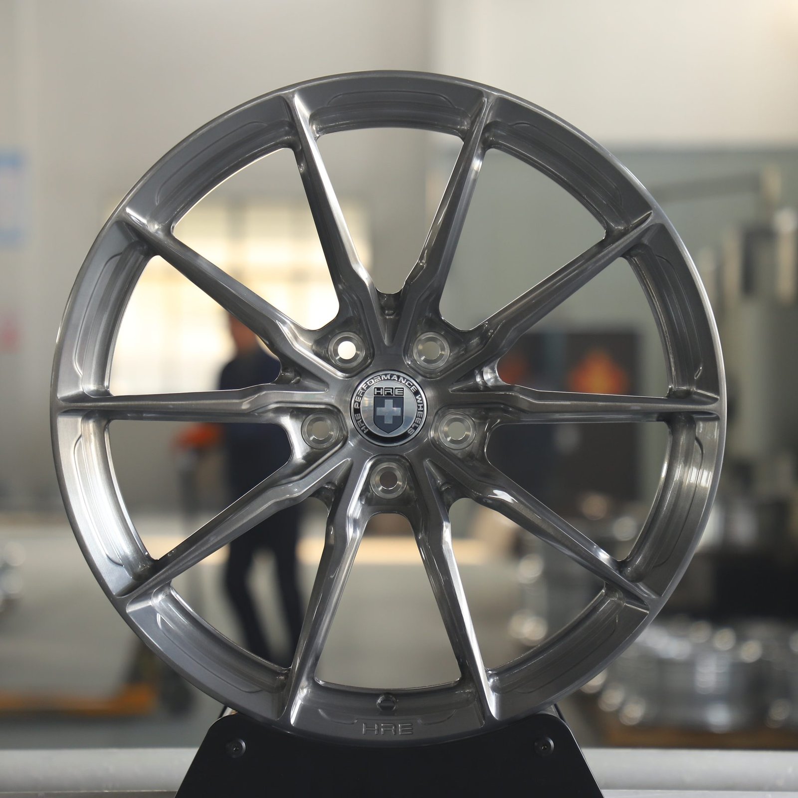 Porsche 911 wheels – Transparent Gray 10-Spoke (HRE P101-Style), front view