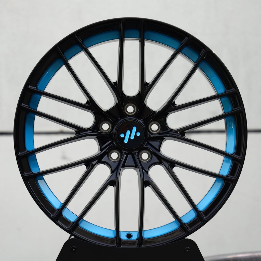 IM L7 wheels – Gloss Black / Blue 10 Y-Spoke (IM OEM-Style), front view