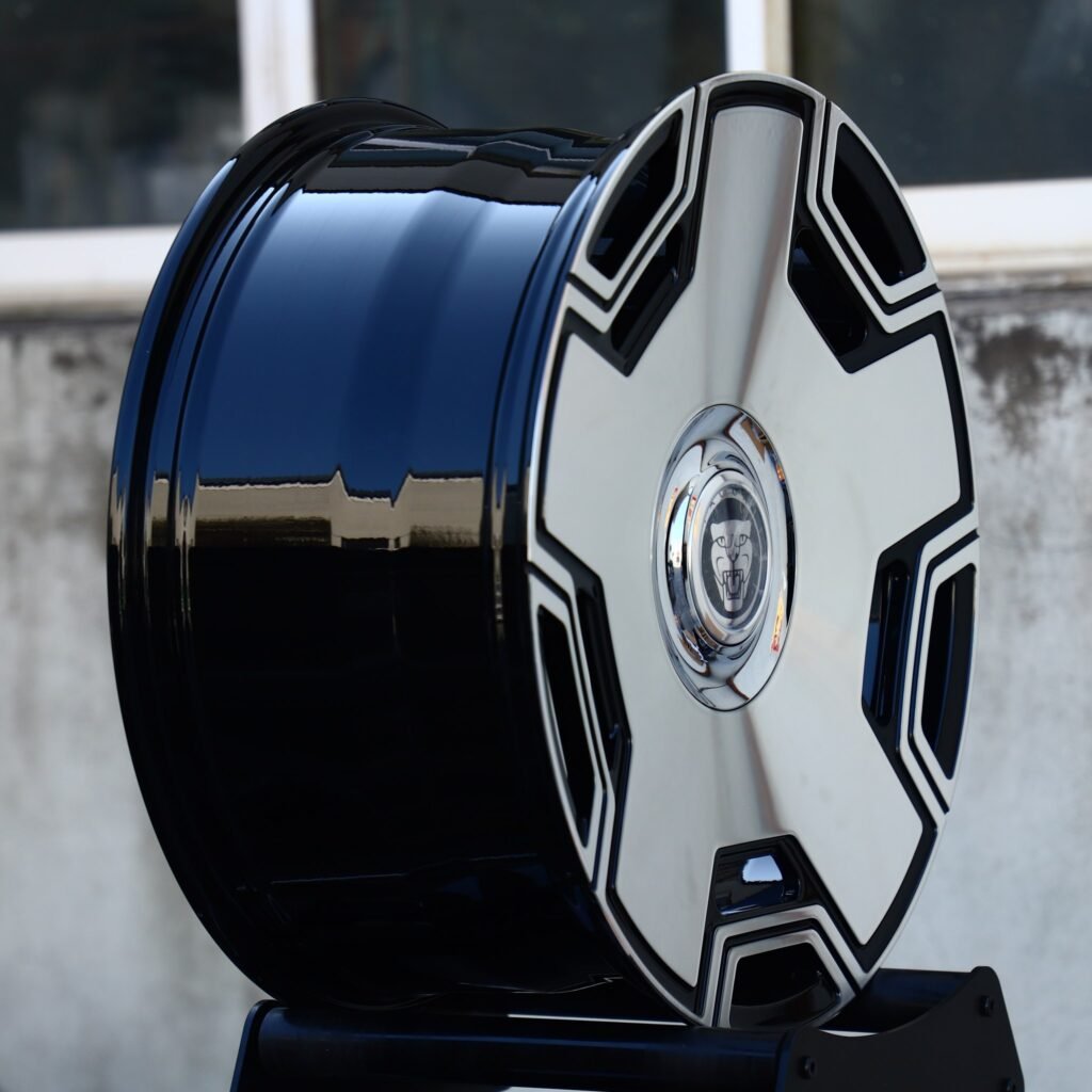 Jaguar F-Type wheels – Gloss Black Machined Full-Face 5-Spoke (Jaguar OEM-Style), lip and barrel detail