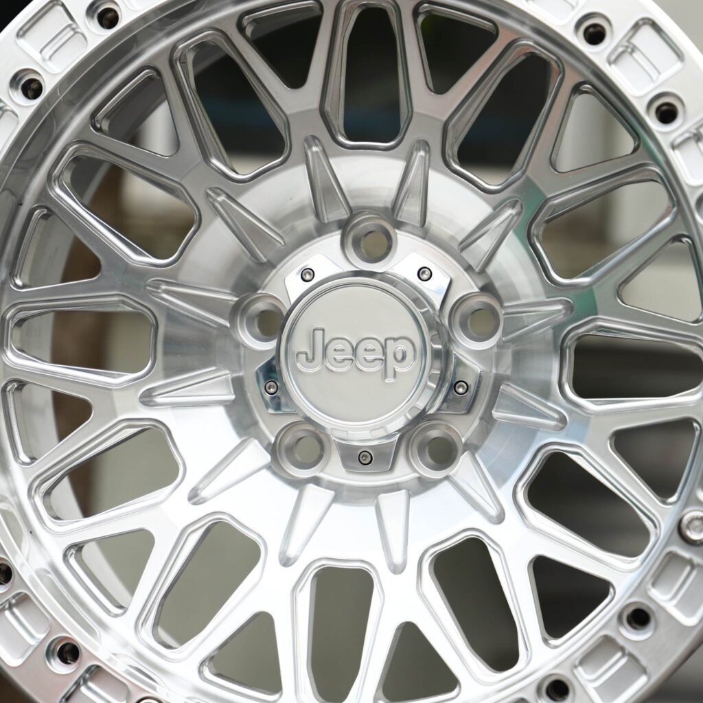 Jeep Gladiator wheels – Brushed Silver Mesh Beadlock (Jeep OEM-Style), lip and barrel detail