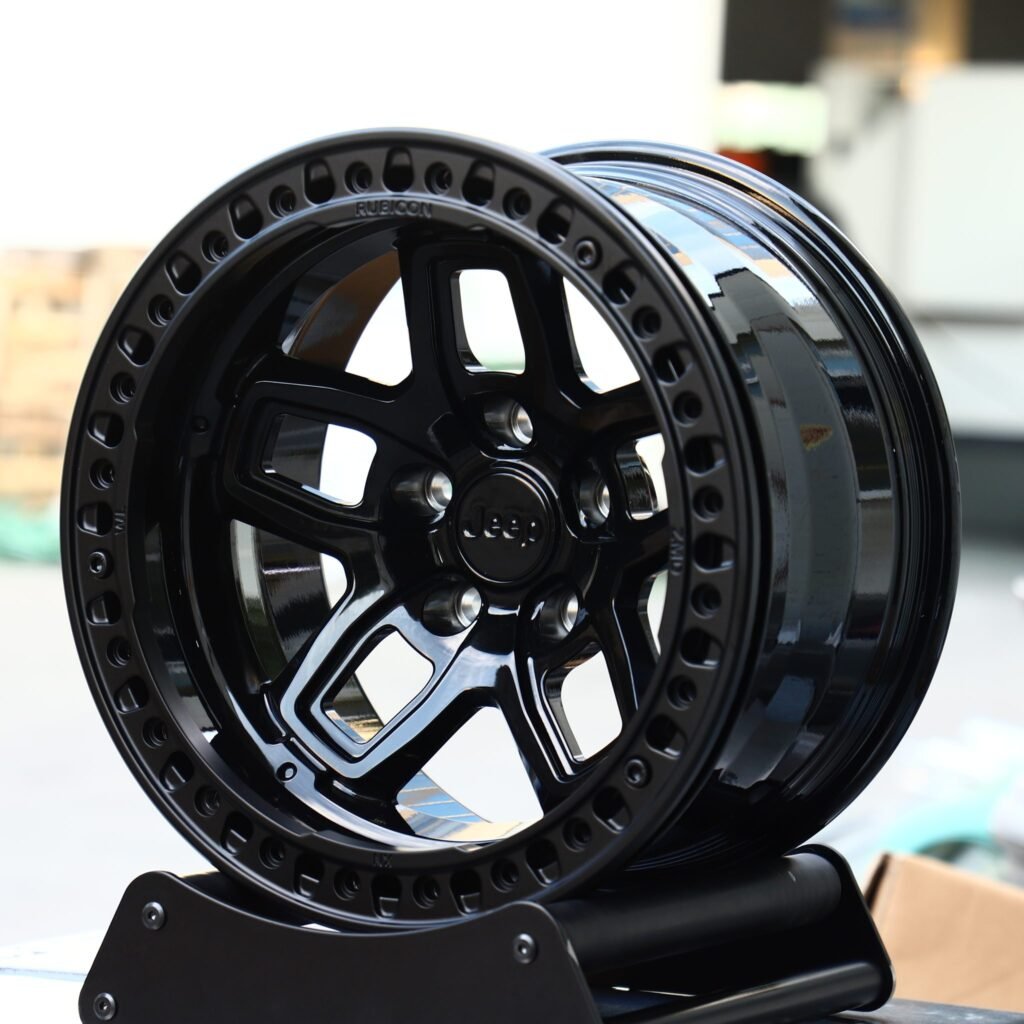 Jeep Grand Cherokee wheels – Gloss Black Petal, angled view