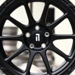 ANK-77824 — спицы крупным планом