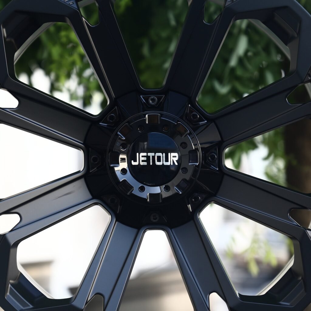 BAIC BJ40 wheels – Gloss Black 8-Spoke (Jetour OEM-Style), lip and barrel detail