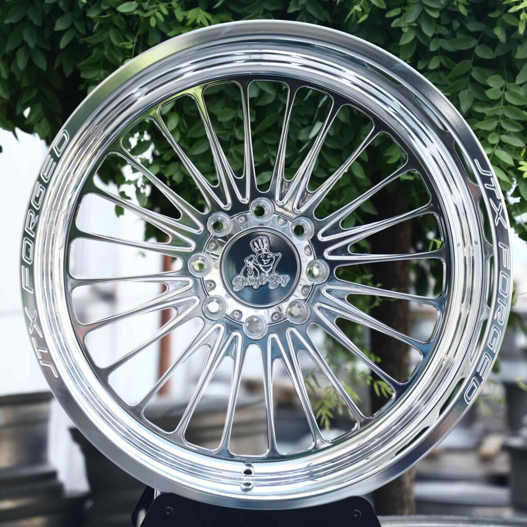 Ford F-250 Super Duty wheels – Mirror Polished Fine Multi-Spoke Deep Lip (JTX Forged-Style), front view