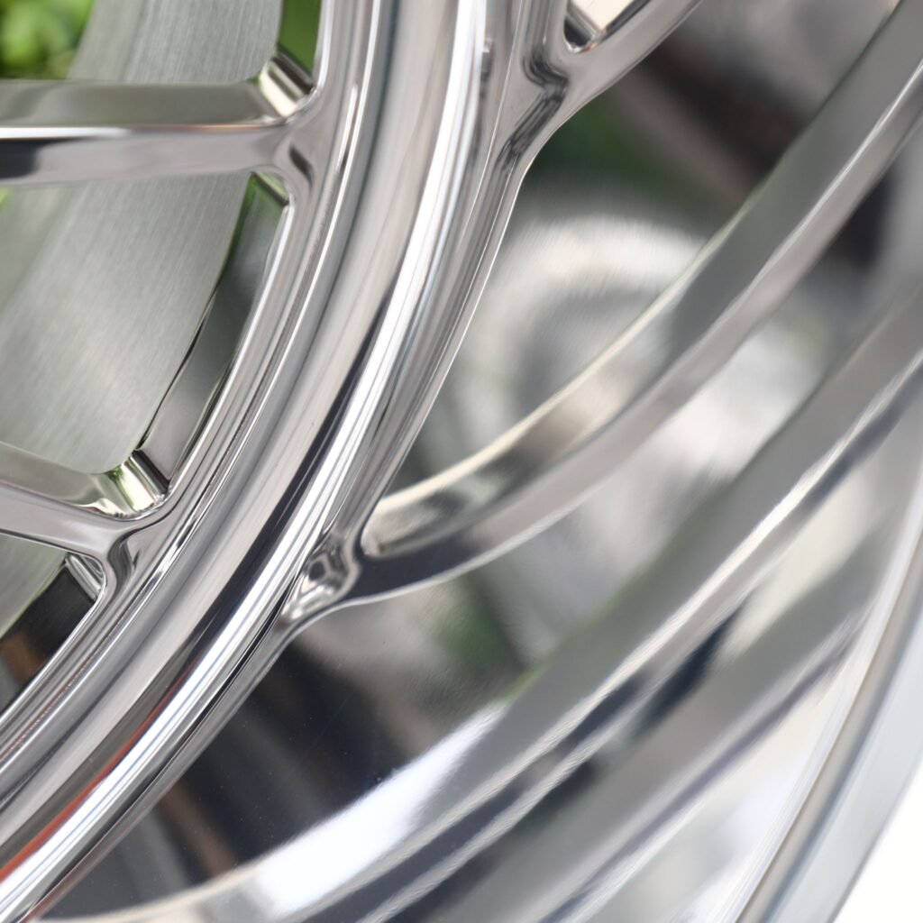 Toyota Tacoma wheels – Mirror Polished Multi-Spoke Deep Lip (JTX Forged-Style), lip and barrel detail
