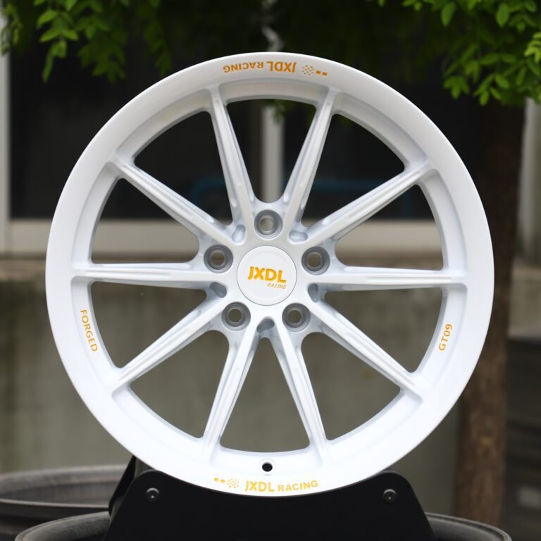 Porsche 911 wheels – JXDL Gloss White 10-Spoke, front view