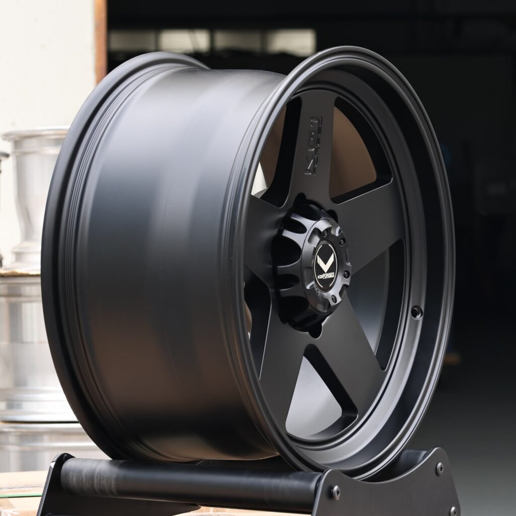 Chevrolet Silverado 1500 wheels – KG1 Custom Finish 5-Spoke Deep Lip, lip and barrel detail
