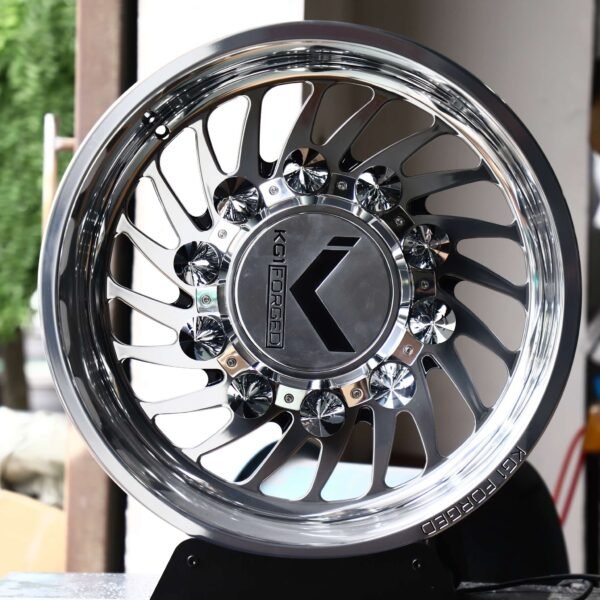 Ford F-450 Super Duty wheels – Mirror Polished Spiked Directional Multi-Spoke (KG1 Forged-Style), front view