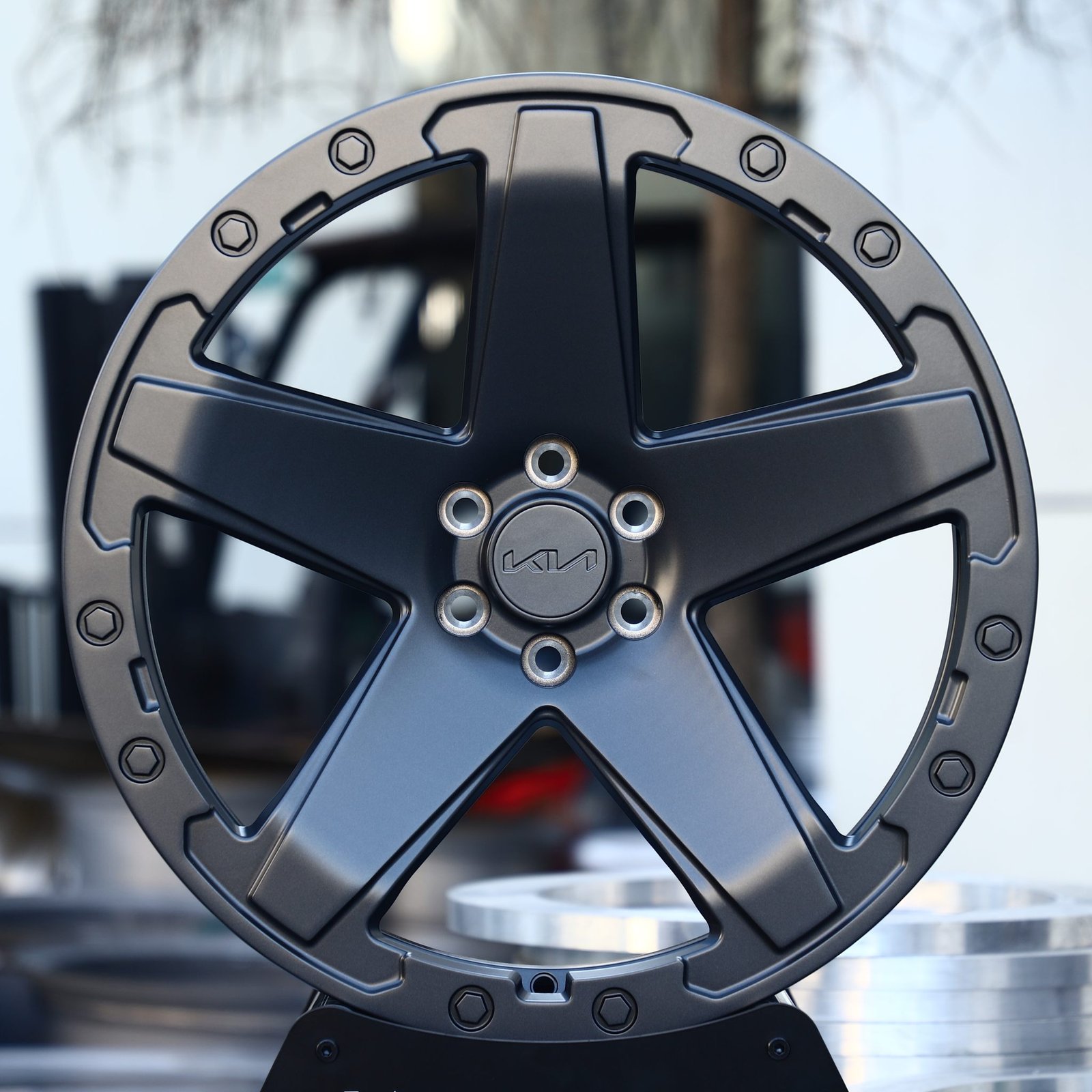 Kia Mohave wheels – Gunmetal 5-Spoke (Kia OEM-Style), front view