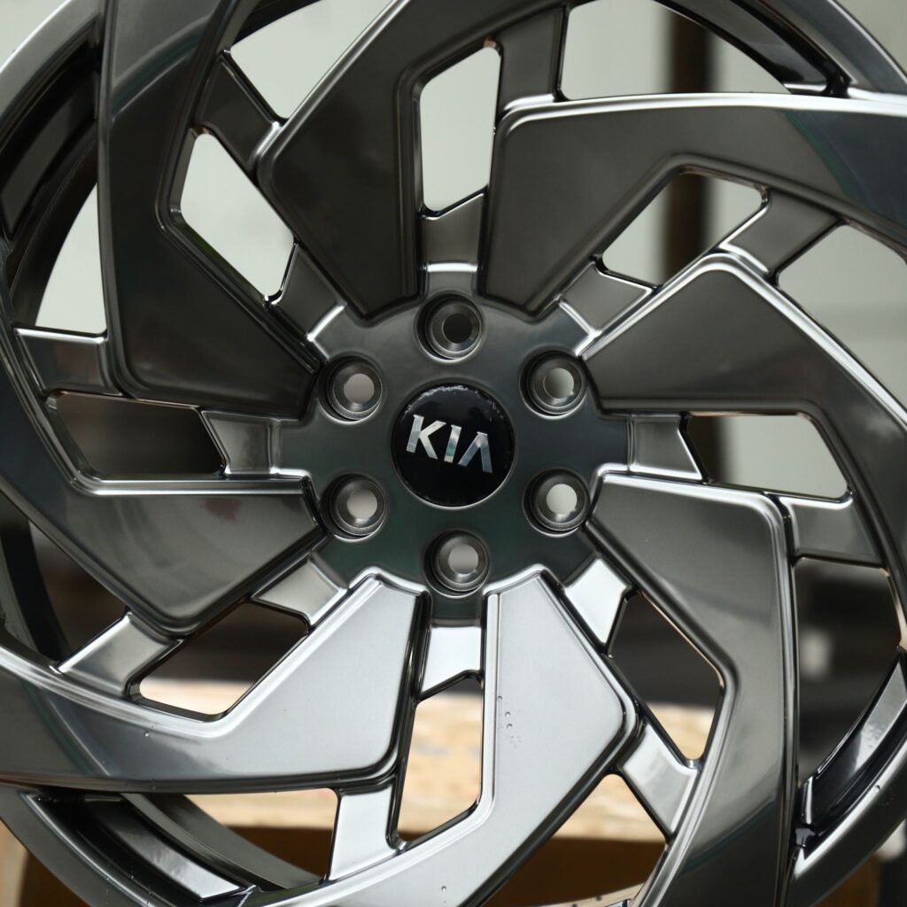 Kia Tasman wheels – Gunmetal Machined Turbine Directional (Kia OEM-Style), lip and barrel detail