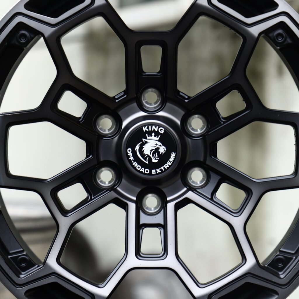 Toyota Tacoma wheels – King -Style Matte Black Honeycomb (King Off-Road-Style), lip and barrel detail