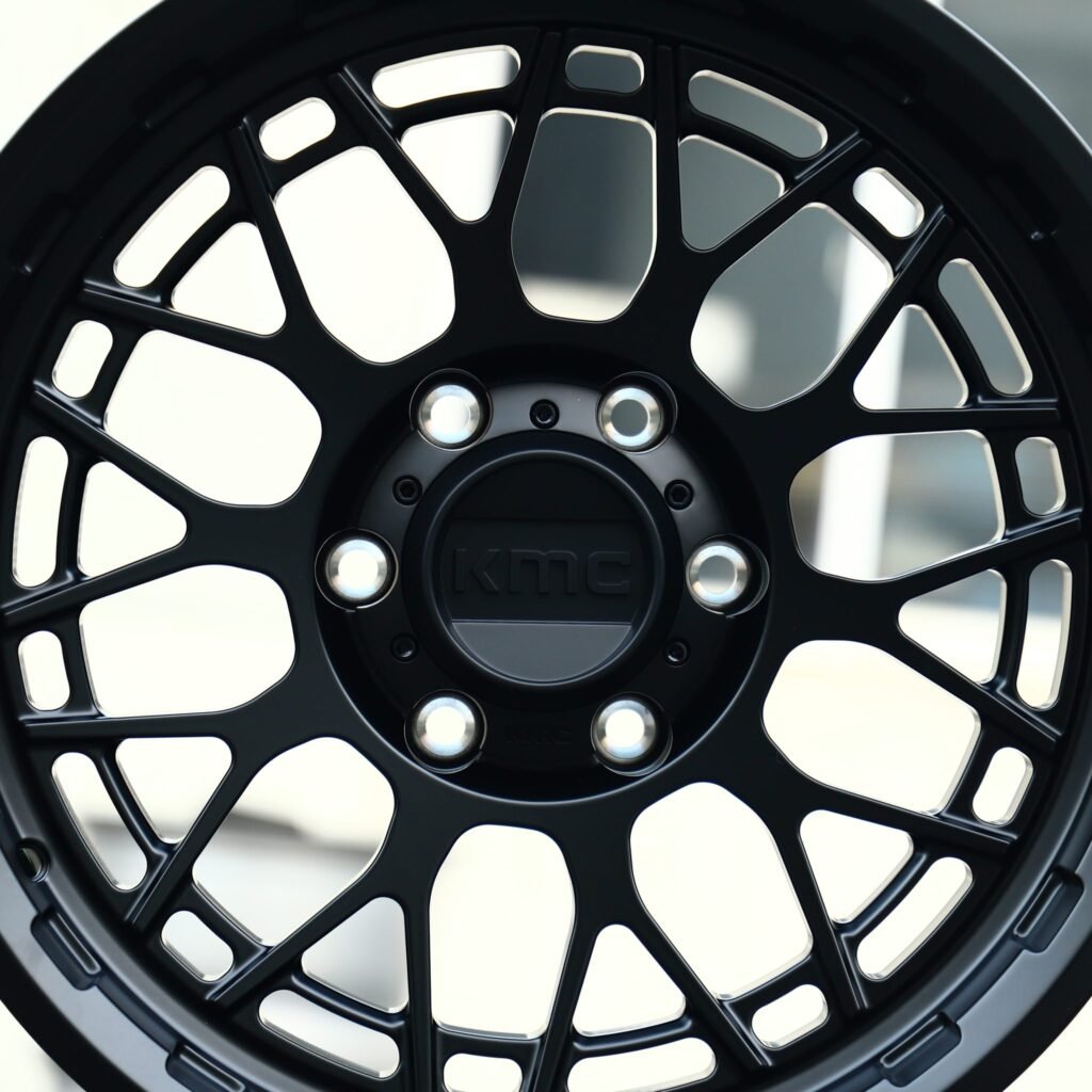 6x139.7 wheels – KMC Gloss Black Deep Lip, side view