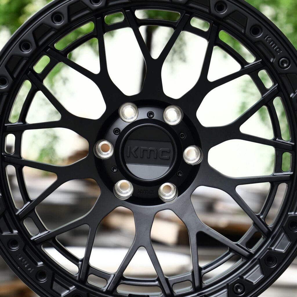 6x139.7 wheels – KMC Gloss Black Double Ring Lip Beadlock, side view