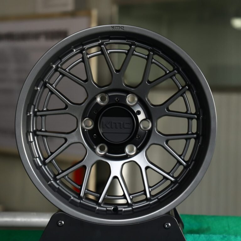 Toyota 4Runner wheels – KMC Gloss Black / Gunmetal / Gray Deep Lip Double Ring Lip, front view