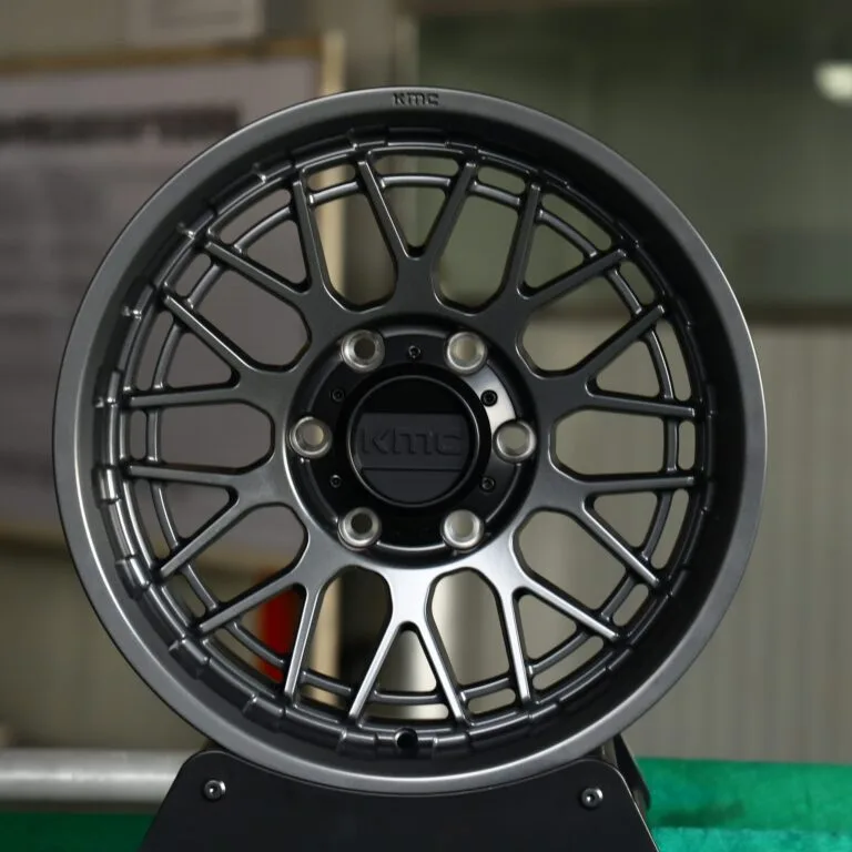 Toyota 4Runner wheels – KMC Gloss Black / Gunmetal / Gray Deep Lip Double Ring Lip, front view