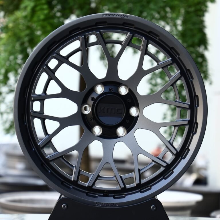 Toyota 4Runner wheels – KMC Gray Deep Lip, front view