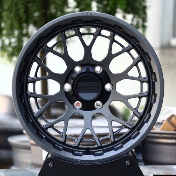 Toyota 4Runner wheels – KMC Matte Black Mesh Double Ring Lip, front view