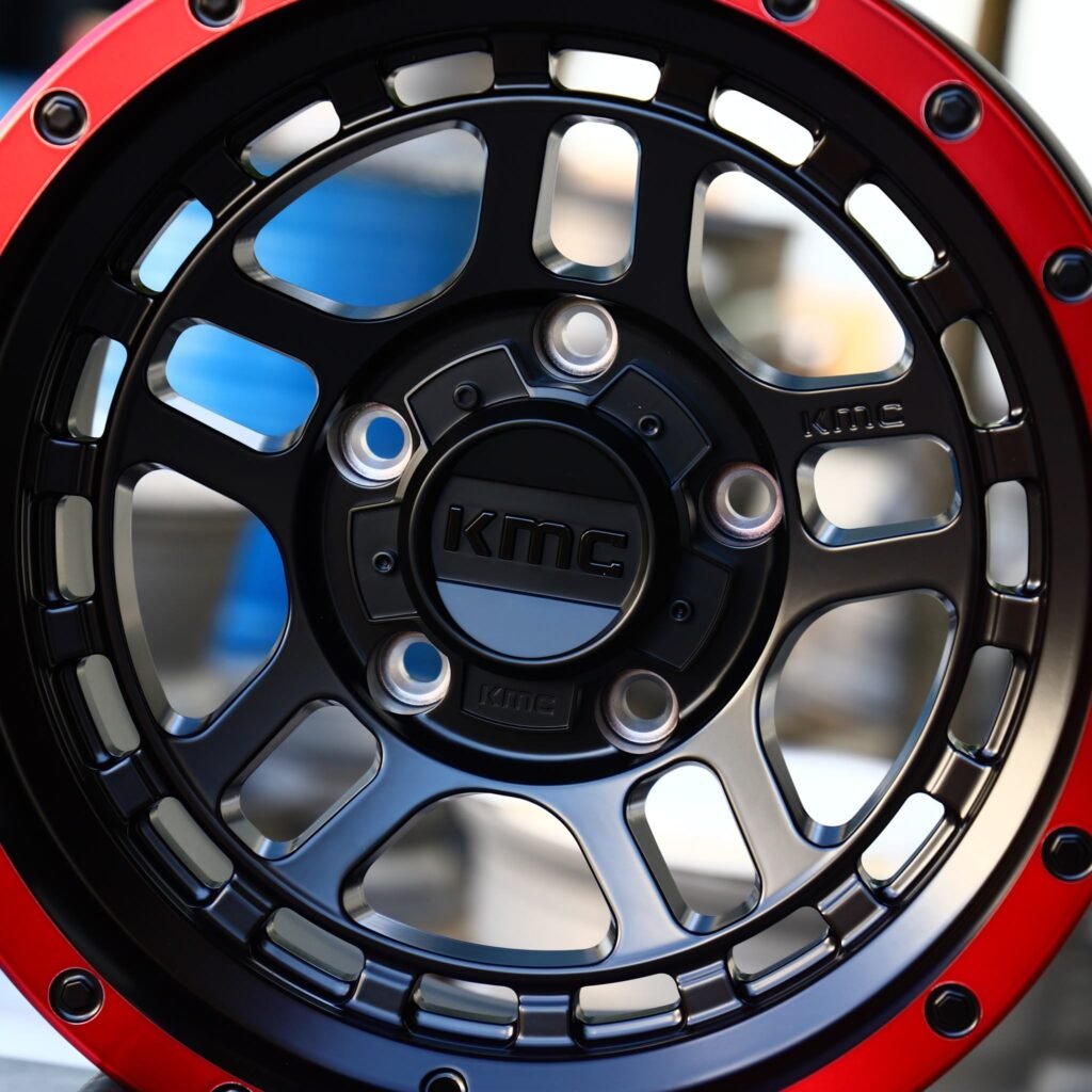 Chevrolet Silverado 1500 wheels – KMC Red / Black Deep Lip Double Ring Lip, lip and barrel detail