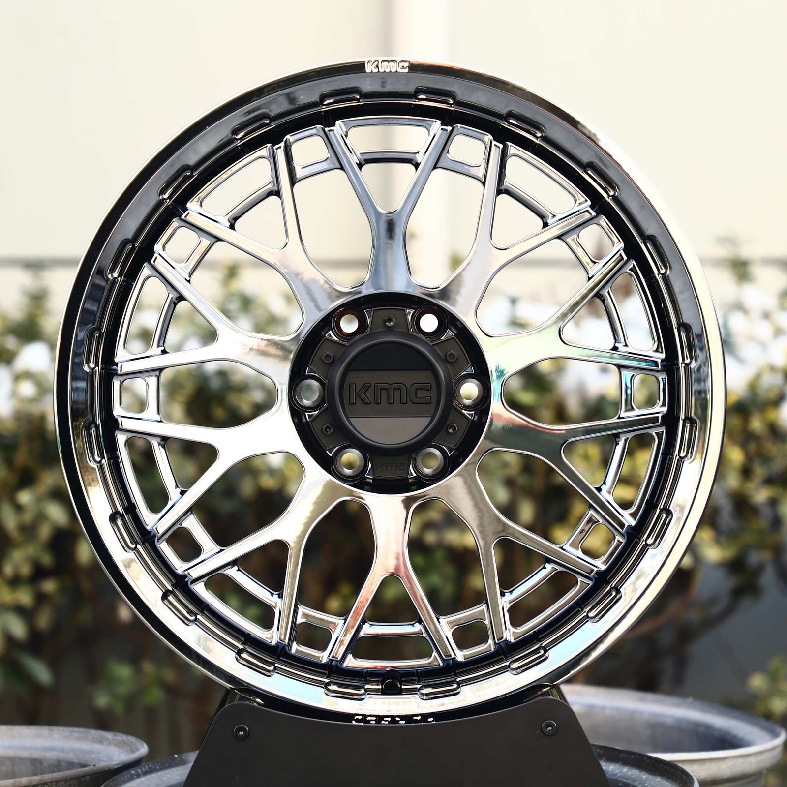 Ford F-150 wheels – Chrome Mesh Bolt-Ring (KMC-Style), front view