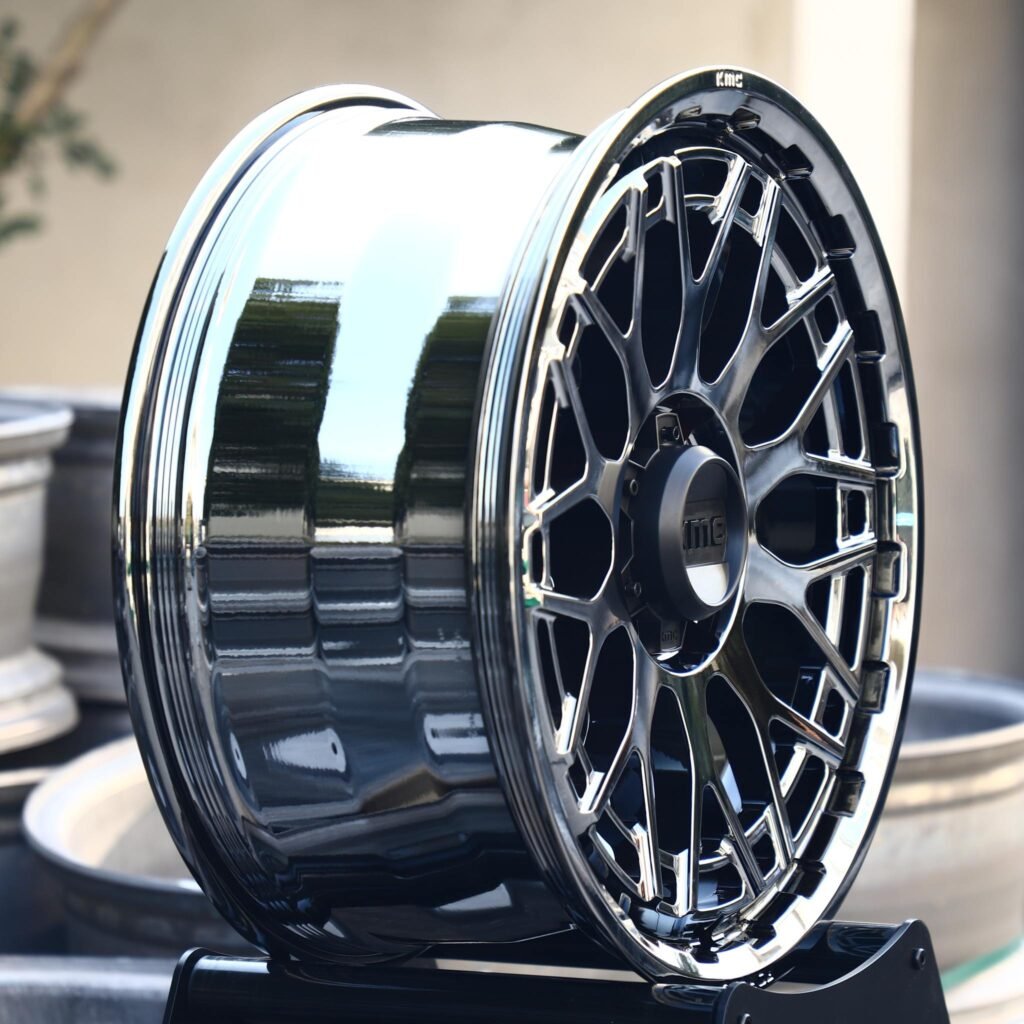 Toyota 4Runner wheels – Chrome Mesh Bolt-Ring (KMC-Style), lip and barrel detail
