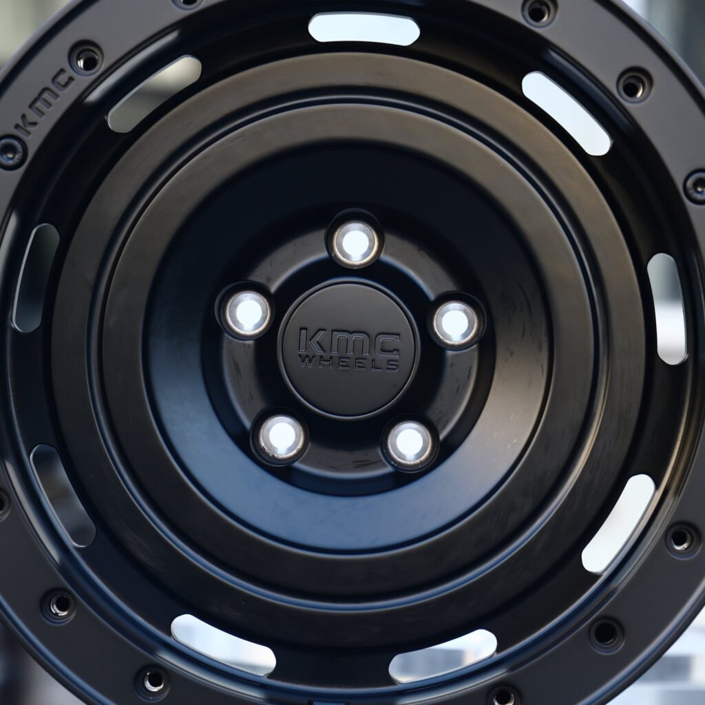 Jeep Gladiator wheels – Matte Black Steelie-Style Dish Beadlock (KMC-Style), lip and barrel detail