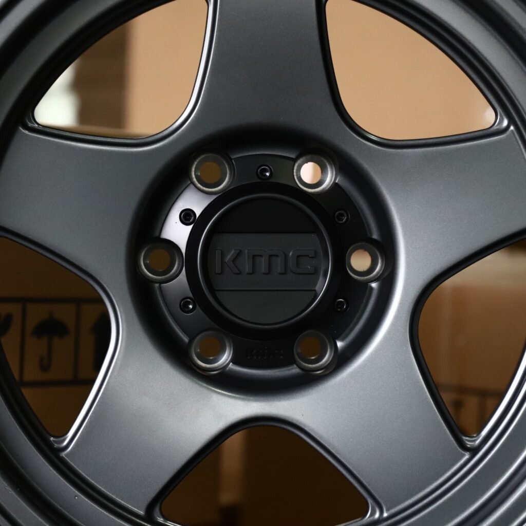 Chevrolet Silverado 1500 wheels – Matte Gunmetal 5-Spoke (KMC-Style), lip and barrel detail