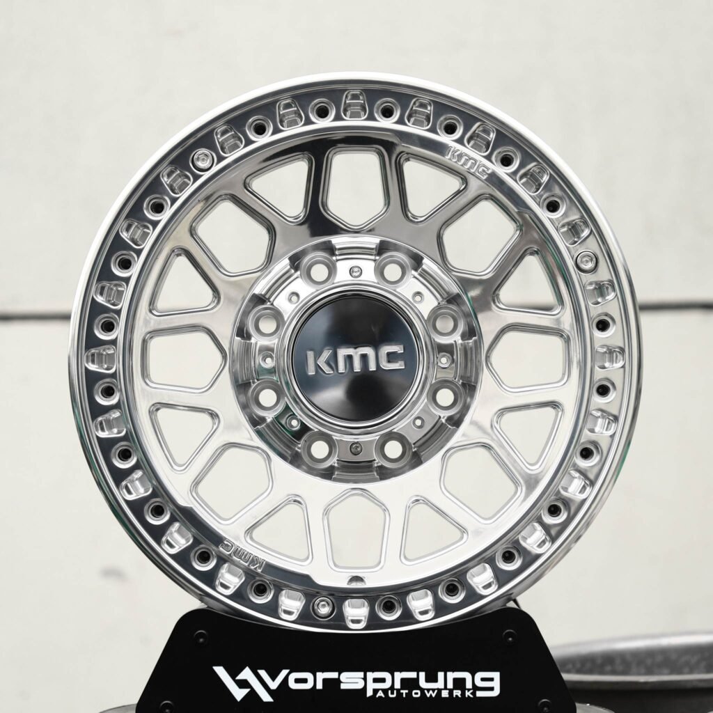 Ford F-250 Super Duty wheels – Mirror Polished Mesh Beadlock (KMC-Style), front view