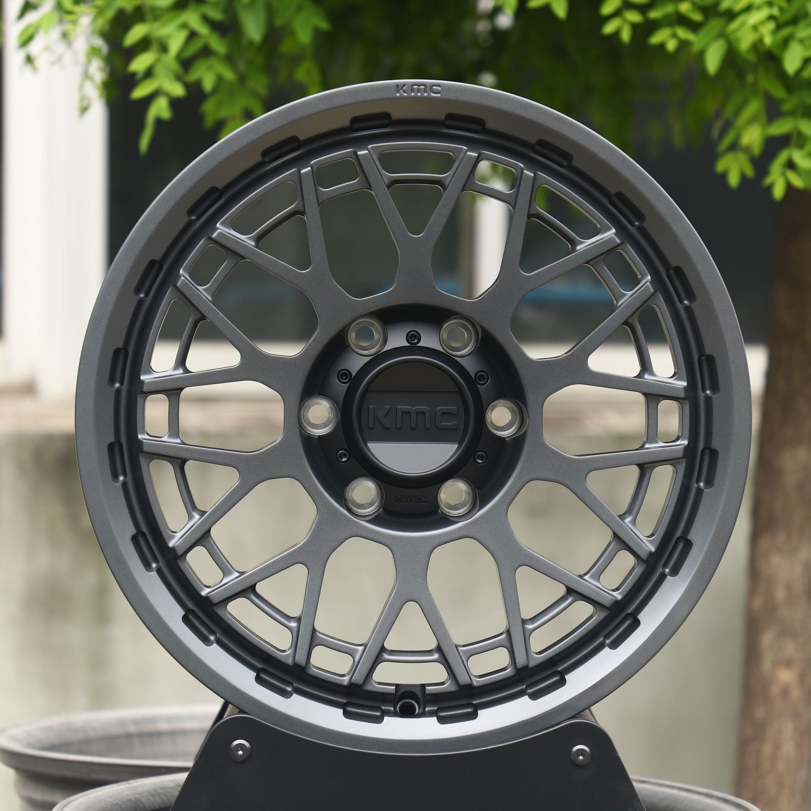 Ford F-150 wheels – KMC Wheels Light Gunmetal Double-Ring, front view