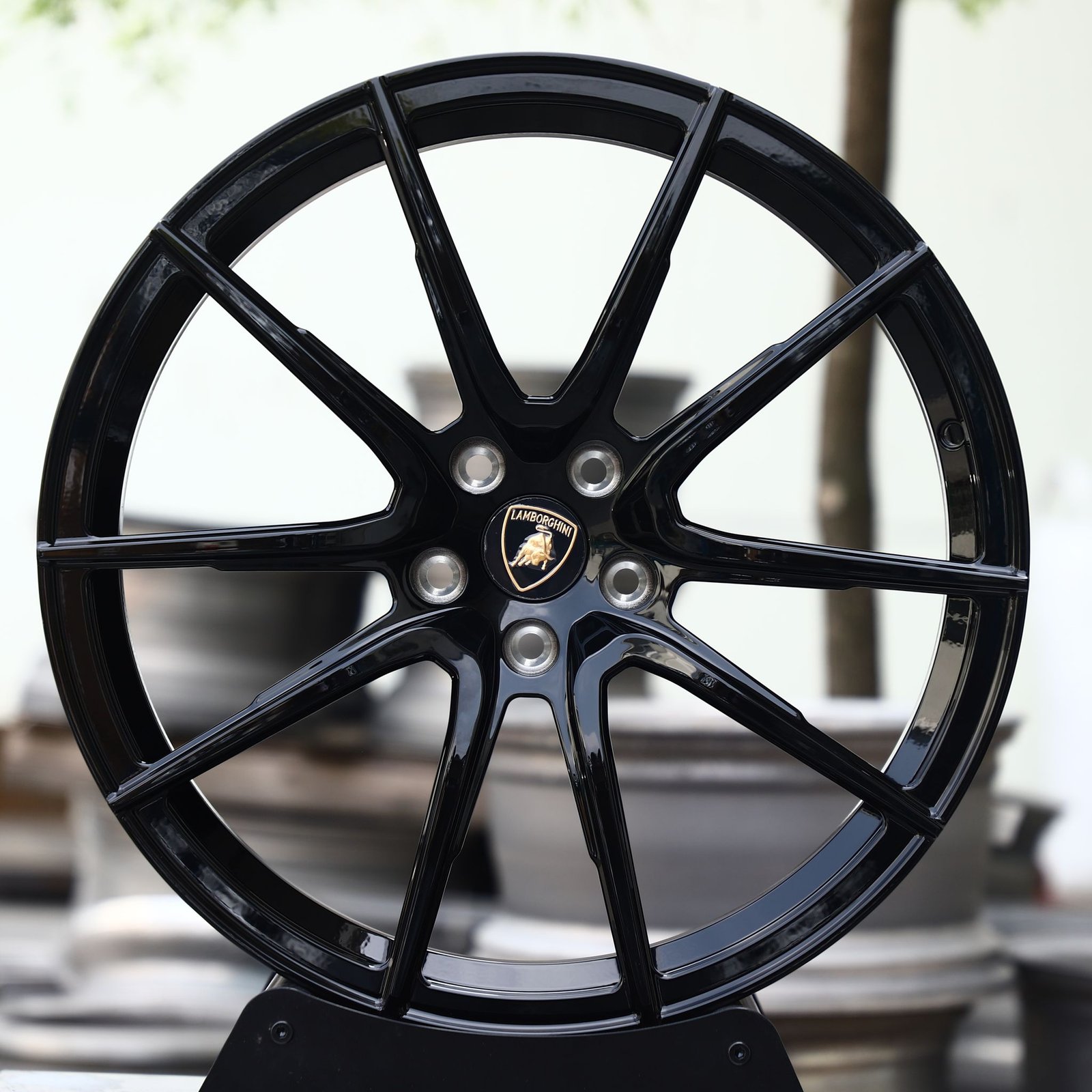 Lamborghini Huracan wheels – Gloss Black 10 Y-Spoke (Lamborghini OEM-Style), front view