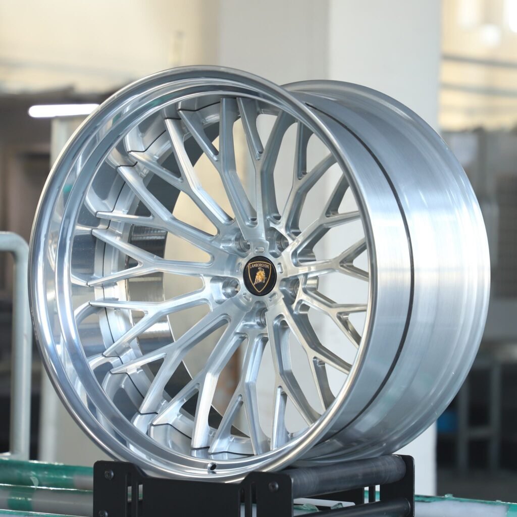 Lamborghini Urus wheels – Silver 2-Piece, angled view