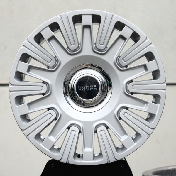 Land Rover Range Rover wheels – Bright Silver Multi-Spoke (Land Rover OEM-Style), front view