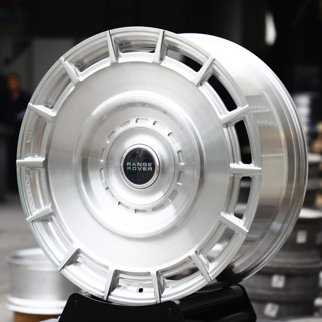 Land Rover Defender wheels – Brushed Silver Slotted Full-Face (Land Rover OEM-Style), angled view