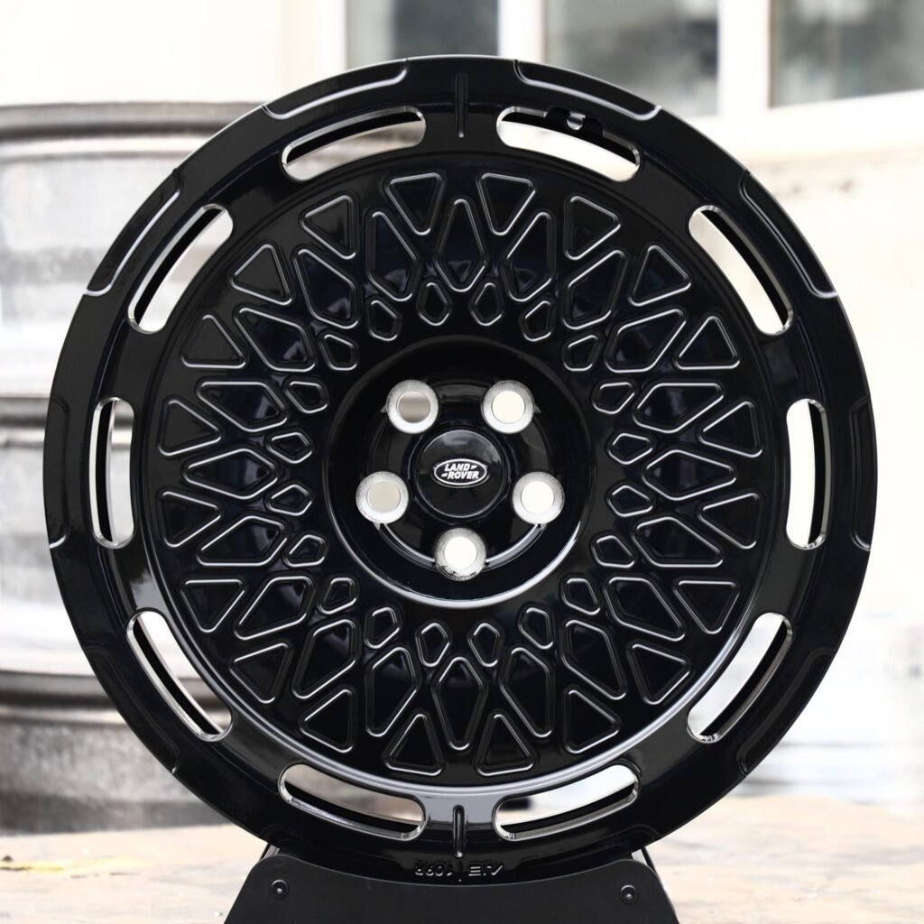 Land Rover Range Rover wheels – Gloss Black Lattice Mesh (Land Rover OEM-Style), front view